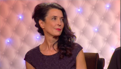 Virginie Guilhaume interviewe Yogane lors de la soirée Une femme un artiste, retransmise le 8 mars sur France 2