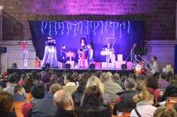 Yogane la magicienne dans Ma Sorcière Préférée Spectacle magie enfants à Champan