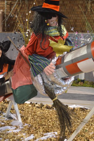 Yogane la magicienne dans Ma Sorcière Préférée Spectacle magie enfants à Champan