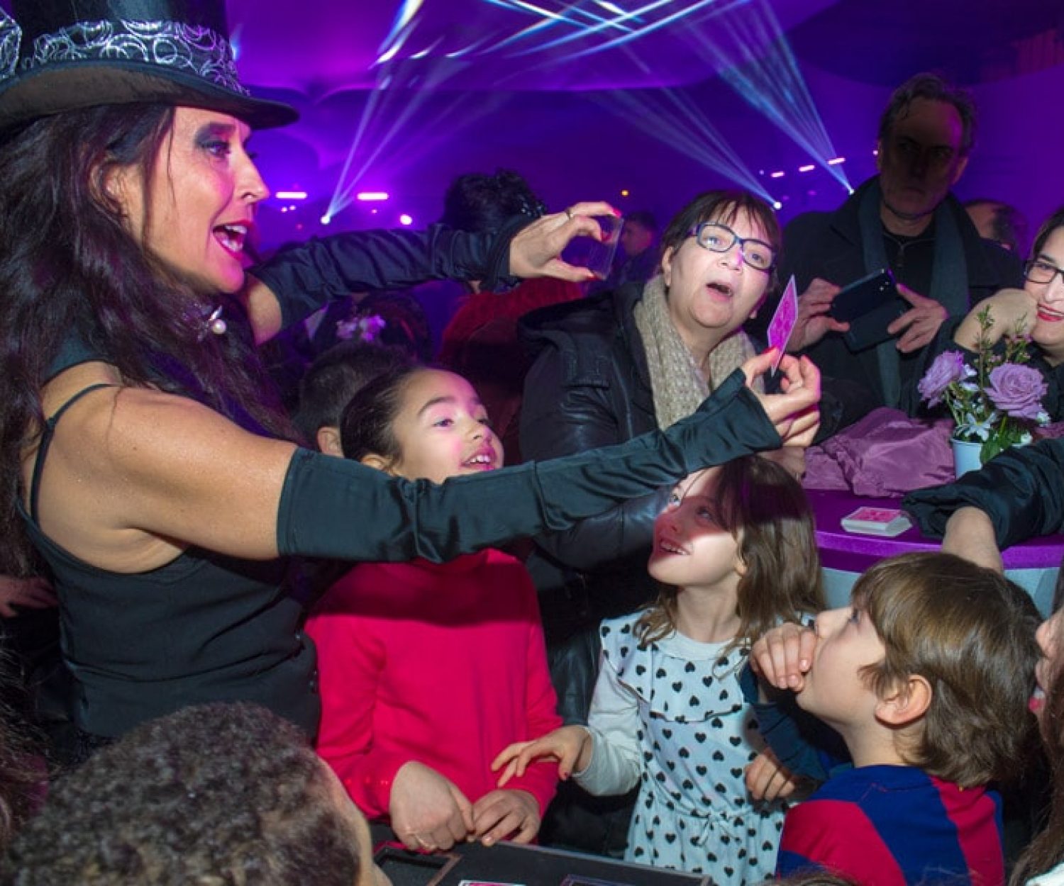 Magicienne Yogane close up Alfortville - photographe : Sébastien Andreani