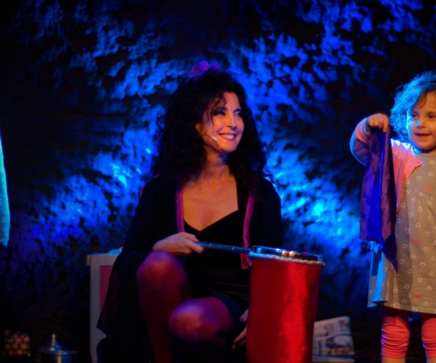 Yogane magicienne - spectacle de magie pour enfants  à Paris et dans toute la France