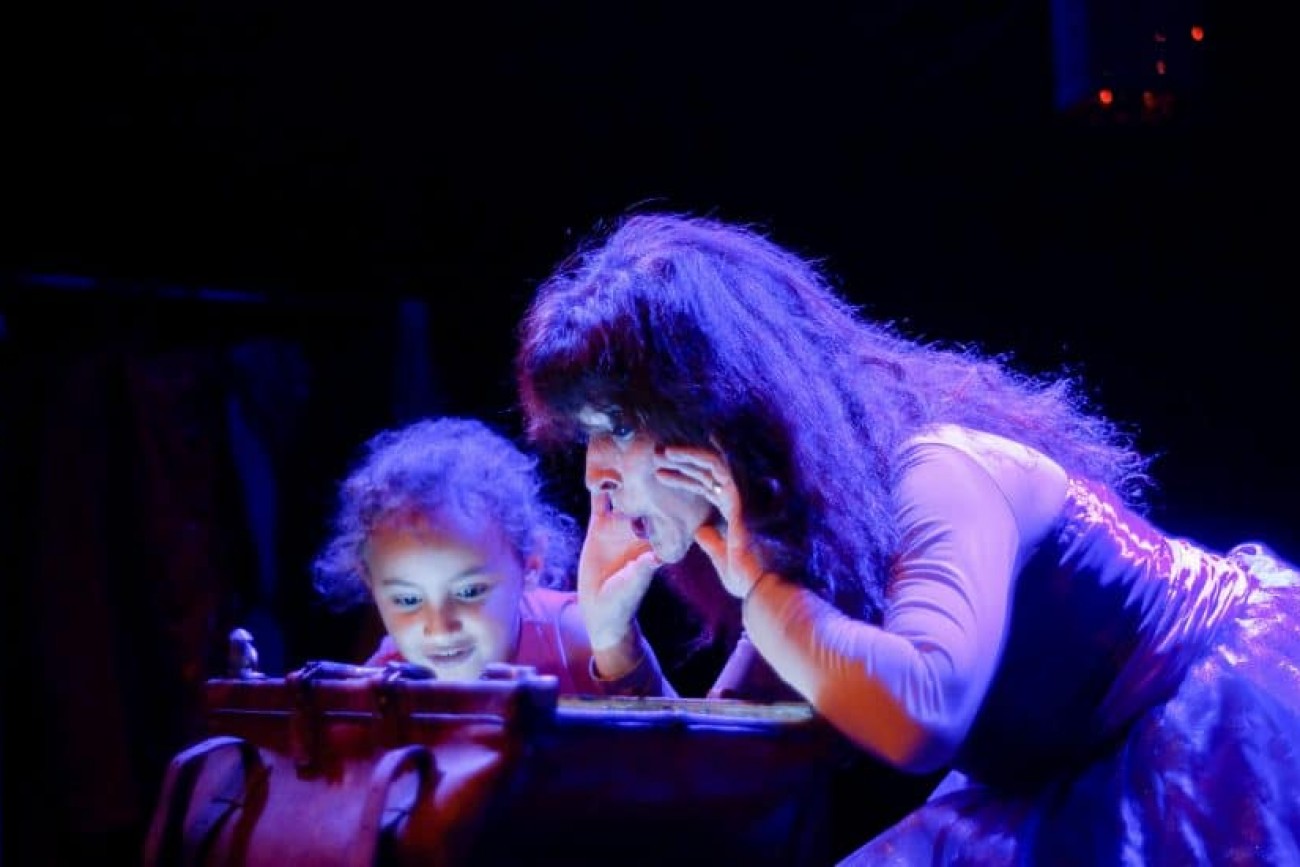 Ma Sorcière Préférée 2 par Yogane magicienne - spectacle de magie tout public - Photographe : Thomas Thiébaut - http://www.theia-consultant.com
