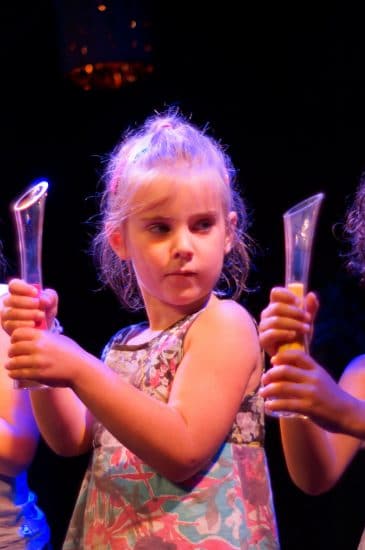 Ma Sorcière Préférée 2 par Yogane magicienne - spectacle de ma gie tout public - Photographe : Thomas Thiébaut - http://www.theia-consultant.com